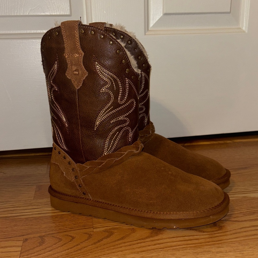 Lamo Tan Leather Boots with Brass Accents - Women’s size 9